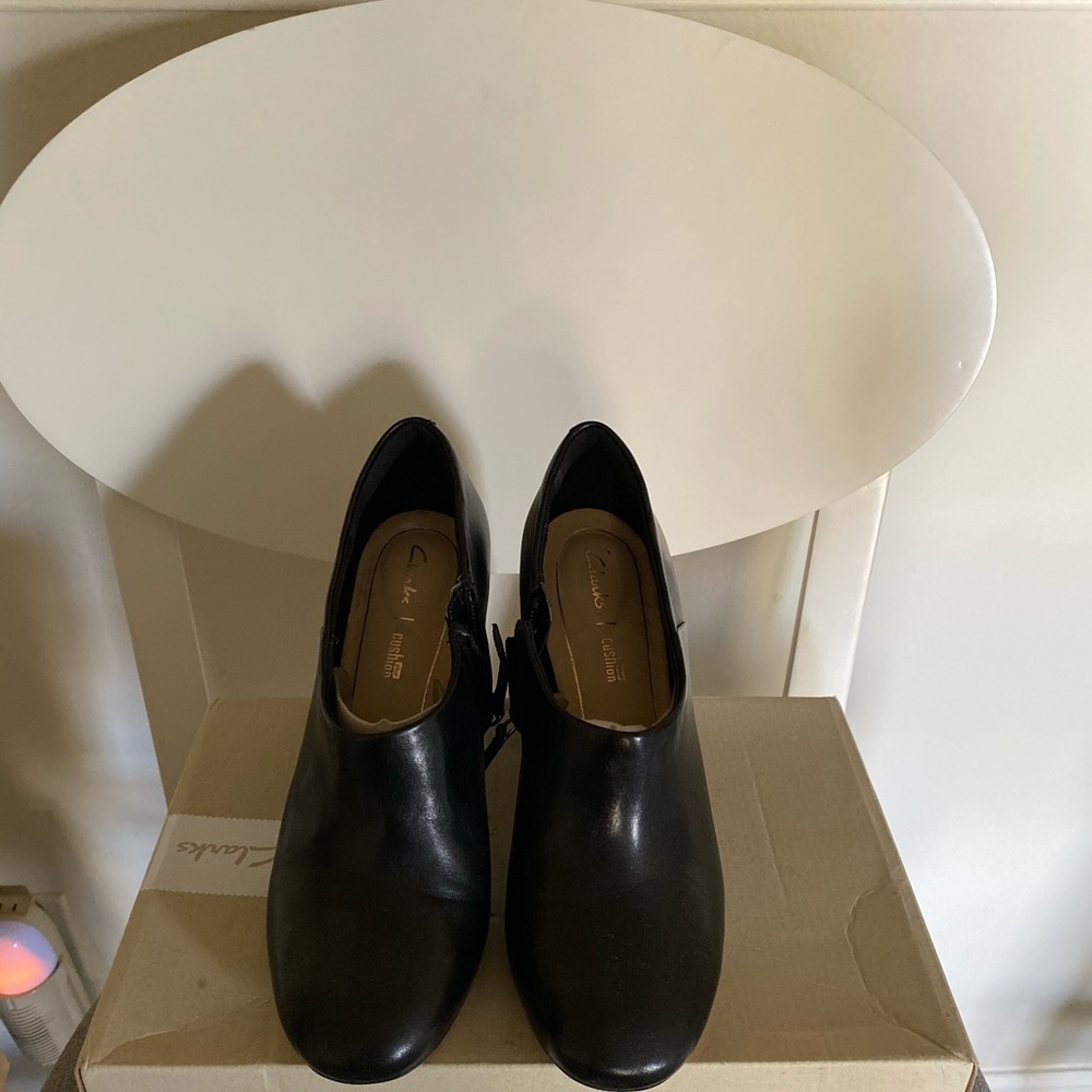 Clark’s Bootie Black Leather 8M